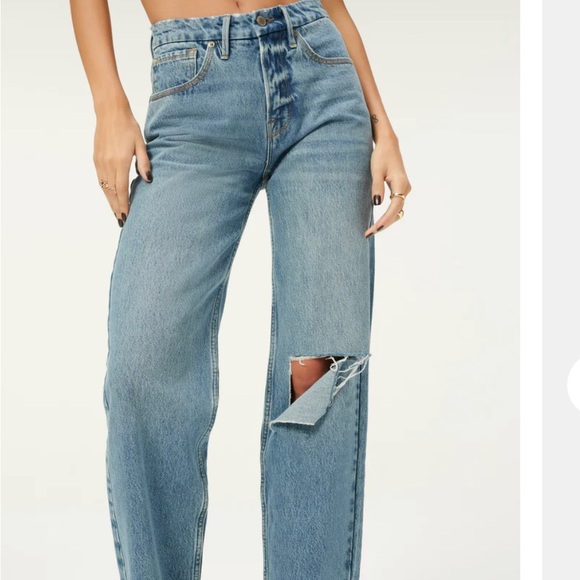 Good American jeans size 2/26.  NWT. Good ‘90’s jeans.  Fitted at the waist - Picture 8 of 9